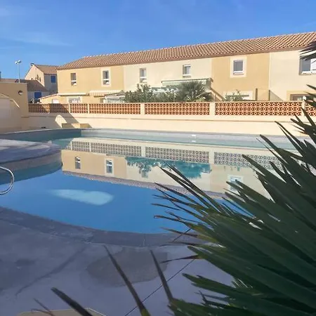 Appartement Tropical Duplex : Bord De + Piscine