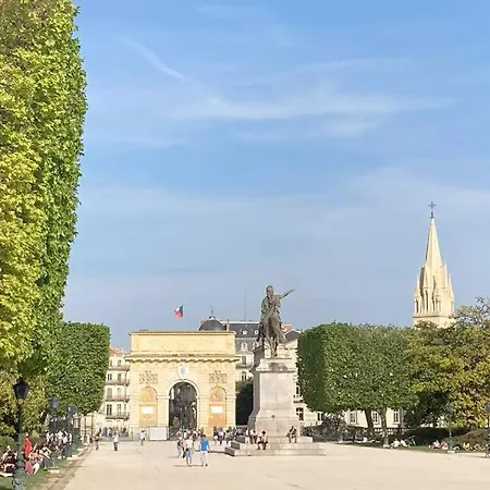 Tropical Duplex : Bord De + Piscine Apartment